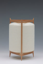 Daisaku Chou Andon Triangle lille rispapir bordlampe i washi fra Asano, Studio Hafnia