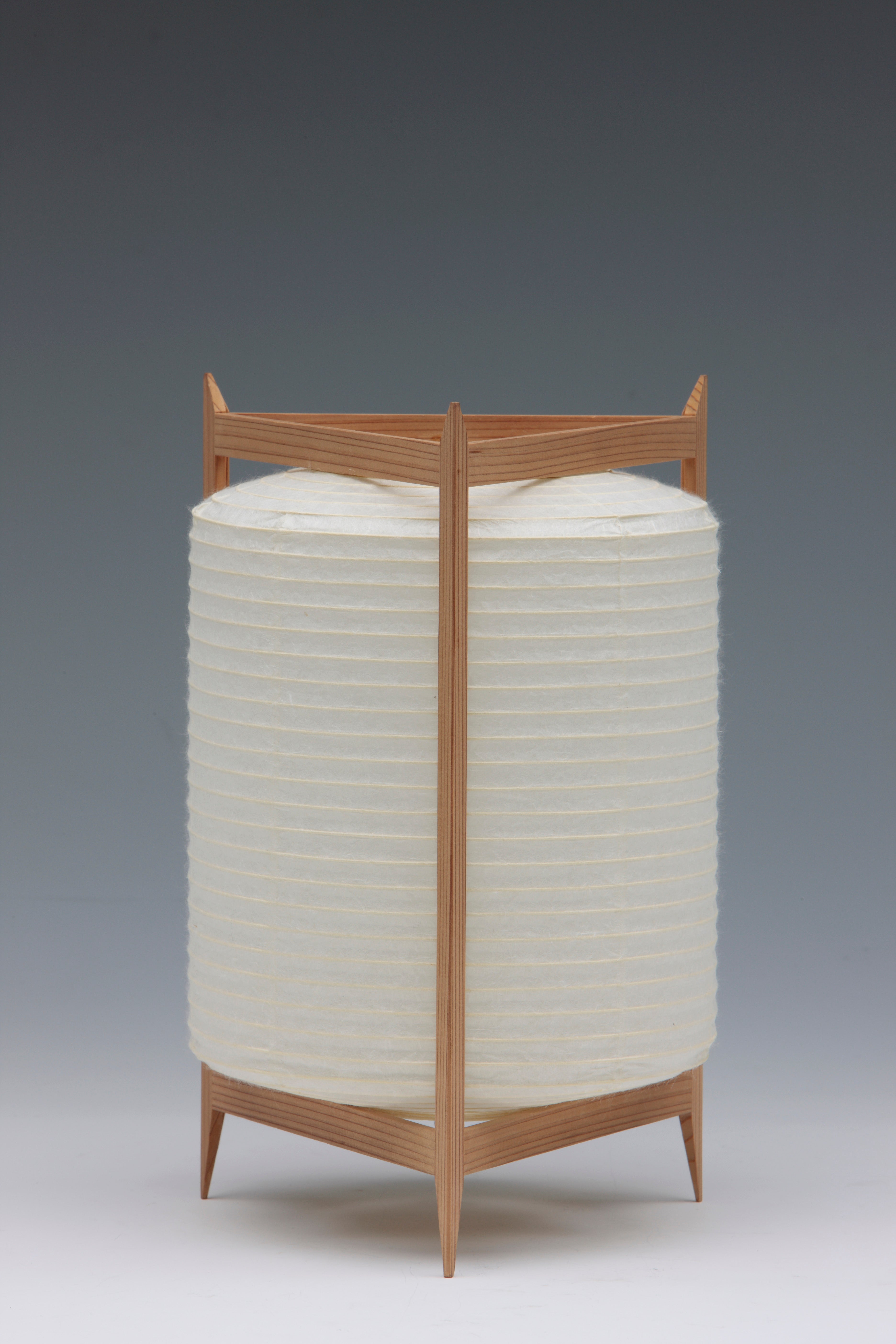 Daisaku Chou Andon Triangle lille rispapir bordlampe i washi fra Asano, Studio Hafnia