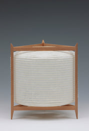 Daisaku Chou Andon Triangle stor japansk rispapir bordlampe fra Asano, B29 x H30 cm, Studio Hafnia