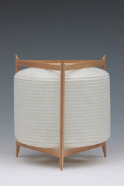 Daisaku Chou Andon Triangle stor rispapir bordlampe i washi fra Asano, Studio Hafnia