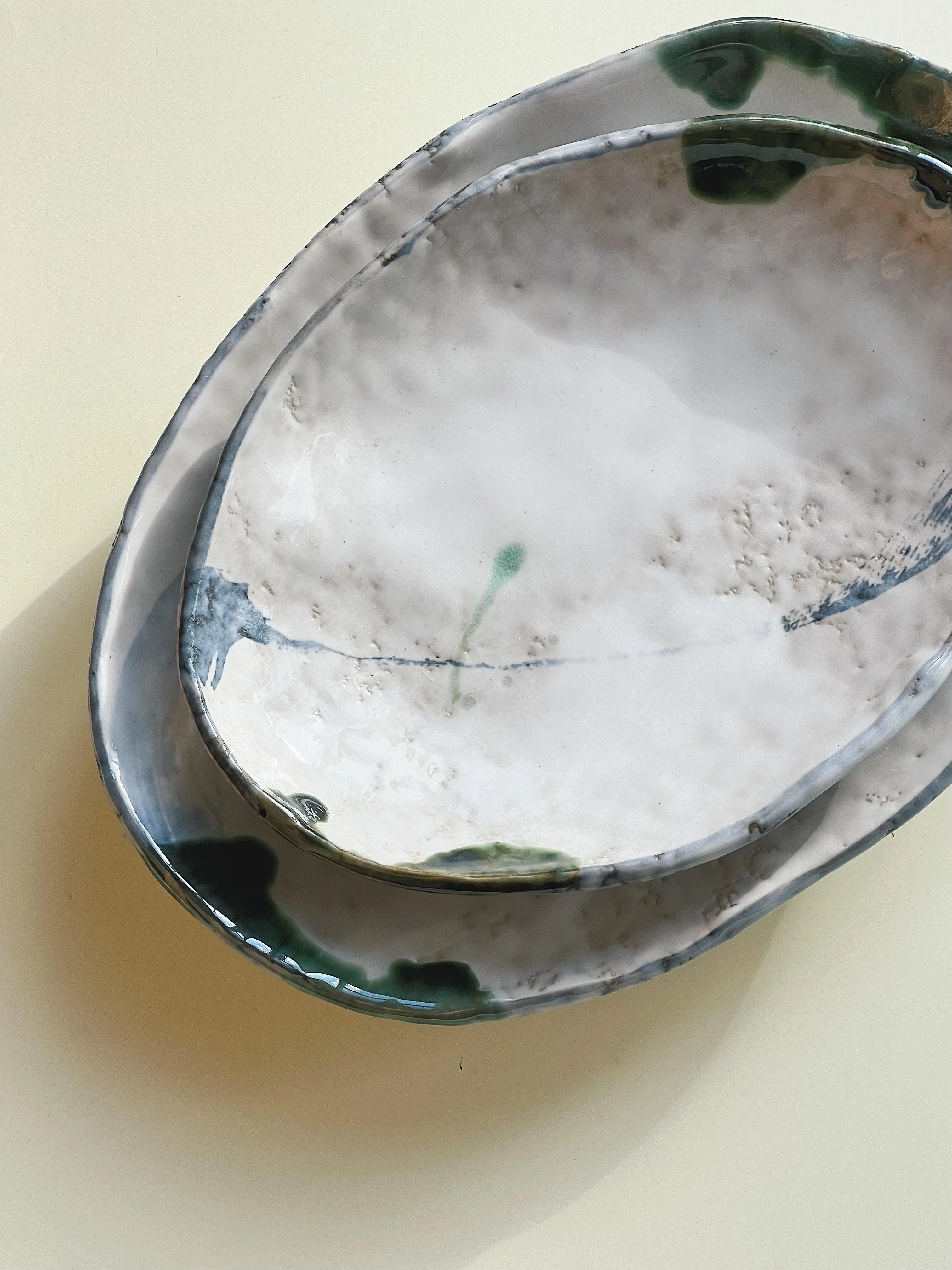 tallerken fra Japan med grønt og blåt mønster | To størrelser Studio Hafnia