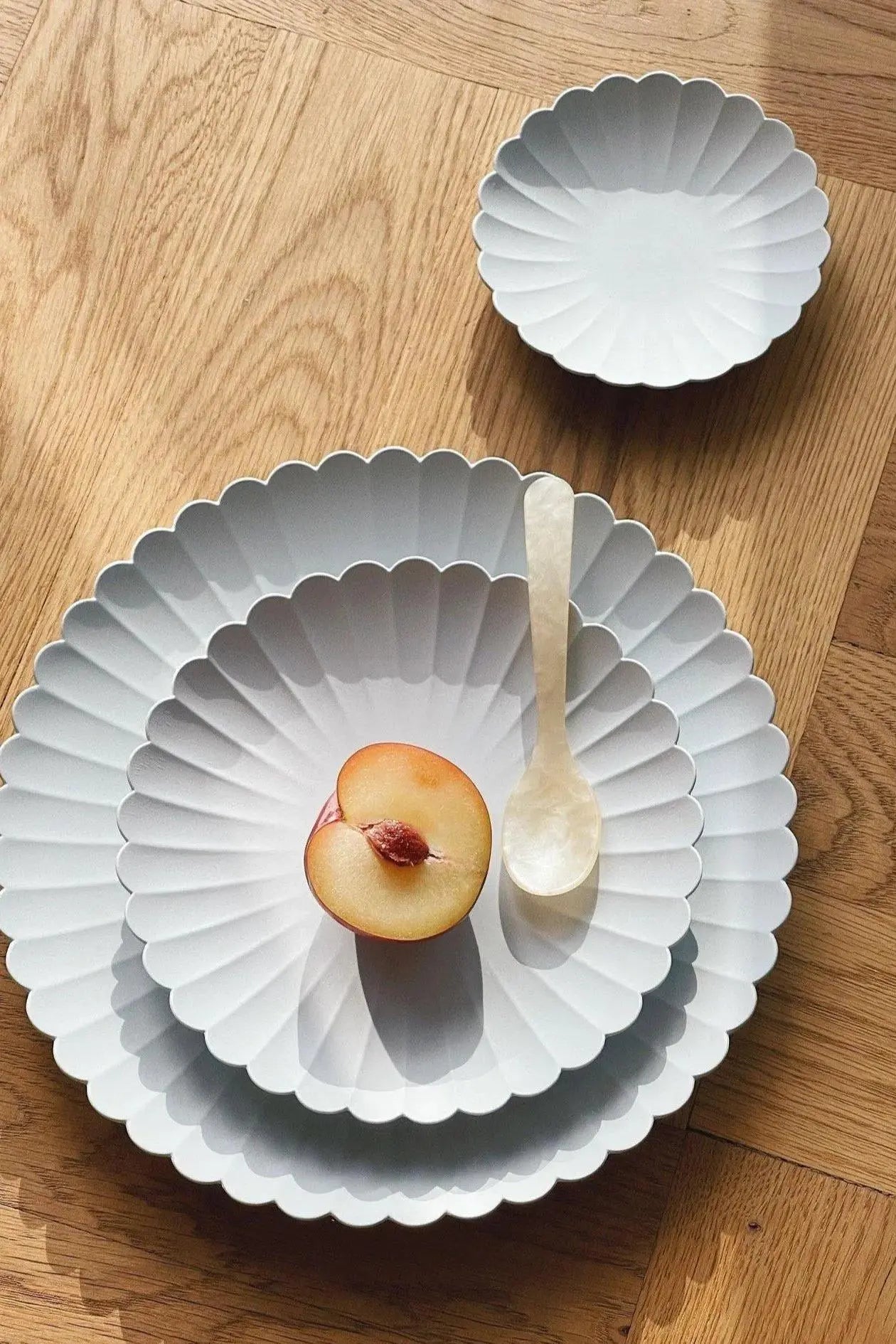 1616 / arita Japan Palace Plate, 220 | Glazed gray – Studio Hafnia