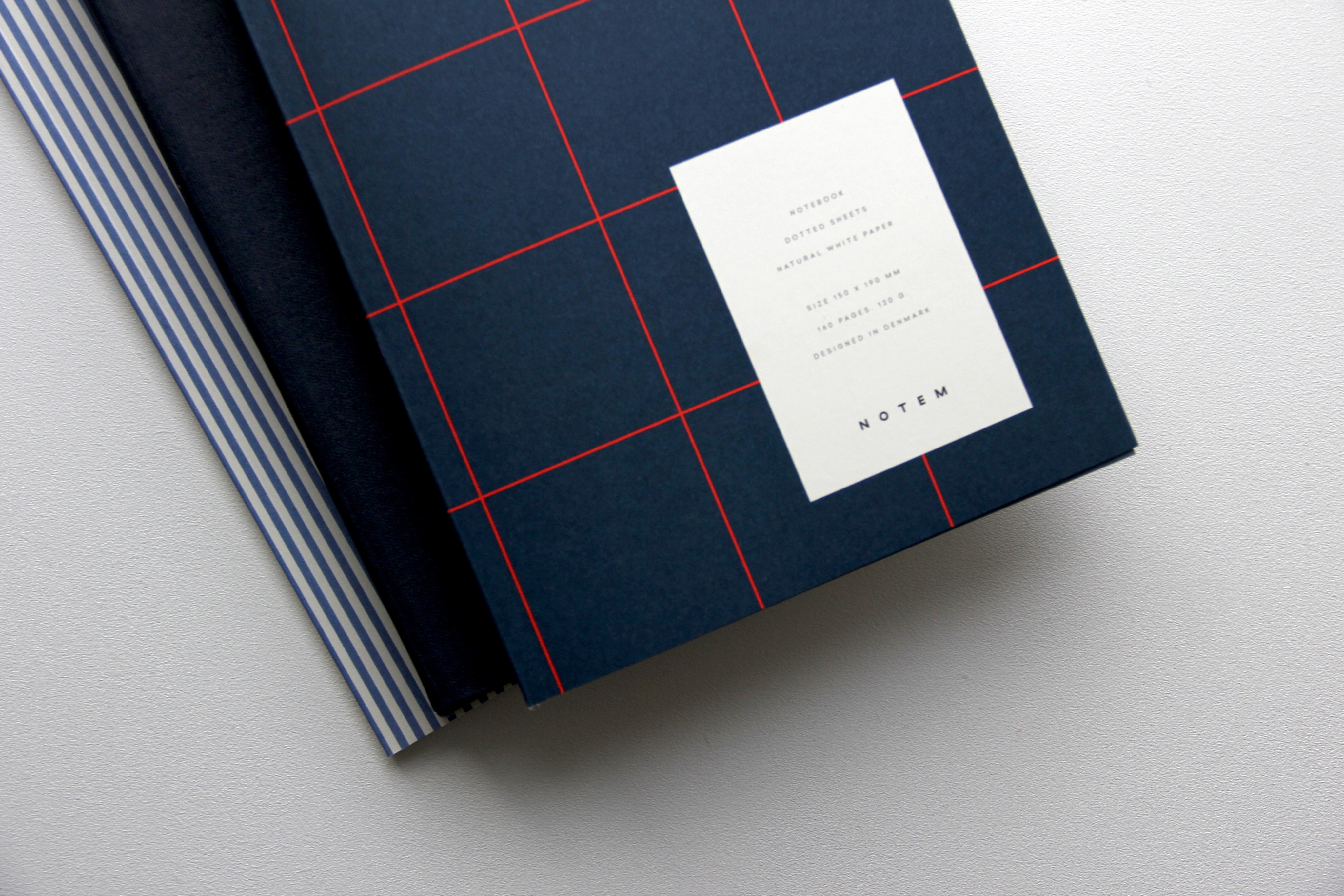 Notem studio, Uma notesbog flat lay, Softcover medium, Dark Blue Notem studio