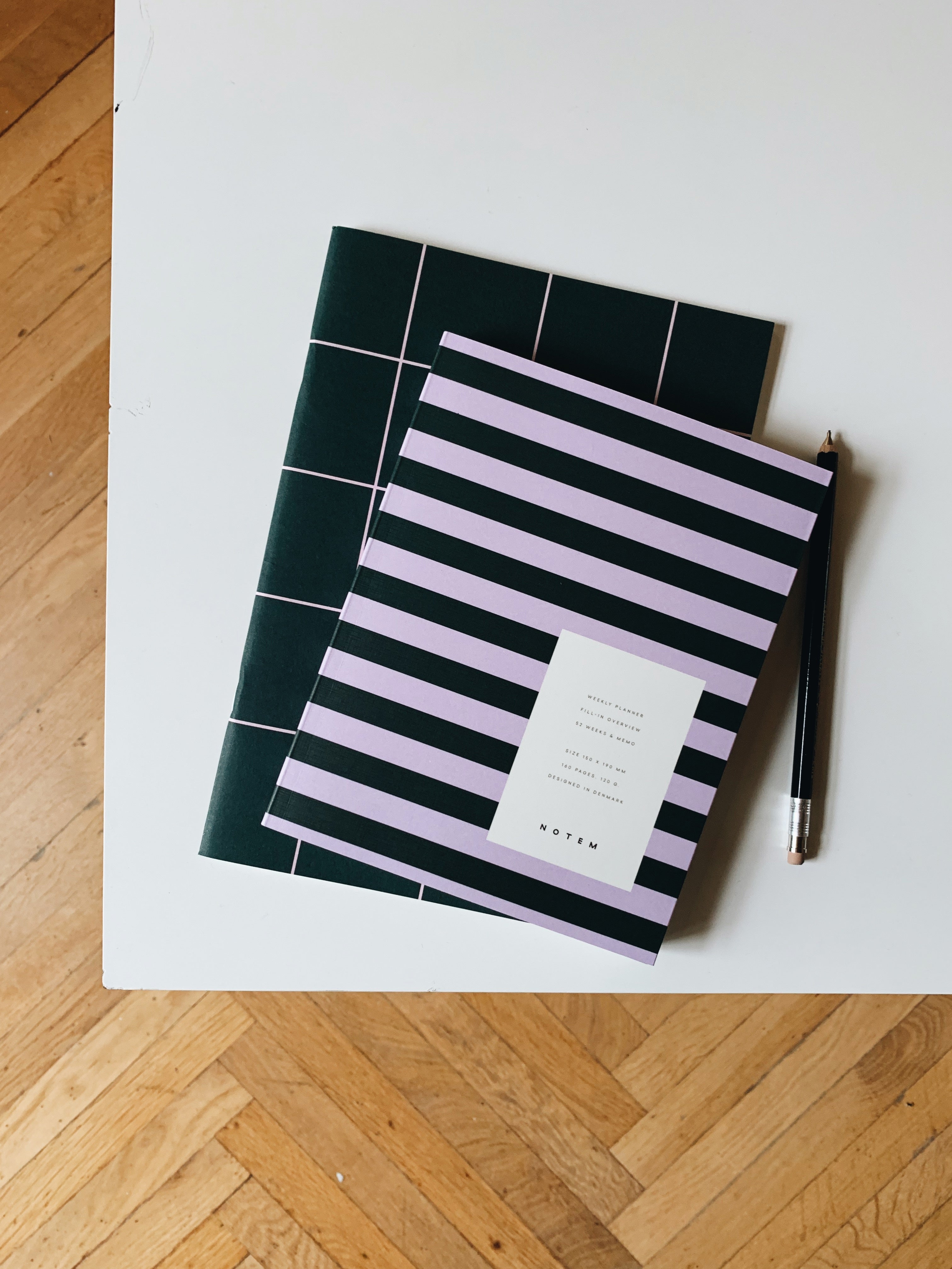 Notem studio, Uma Weekly Planner, medium, Rose & Green Notem studio