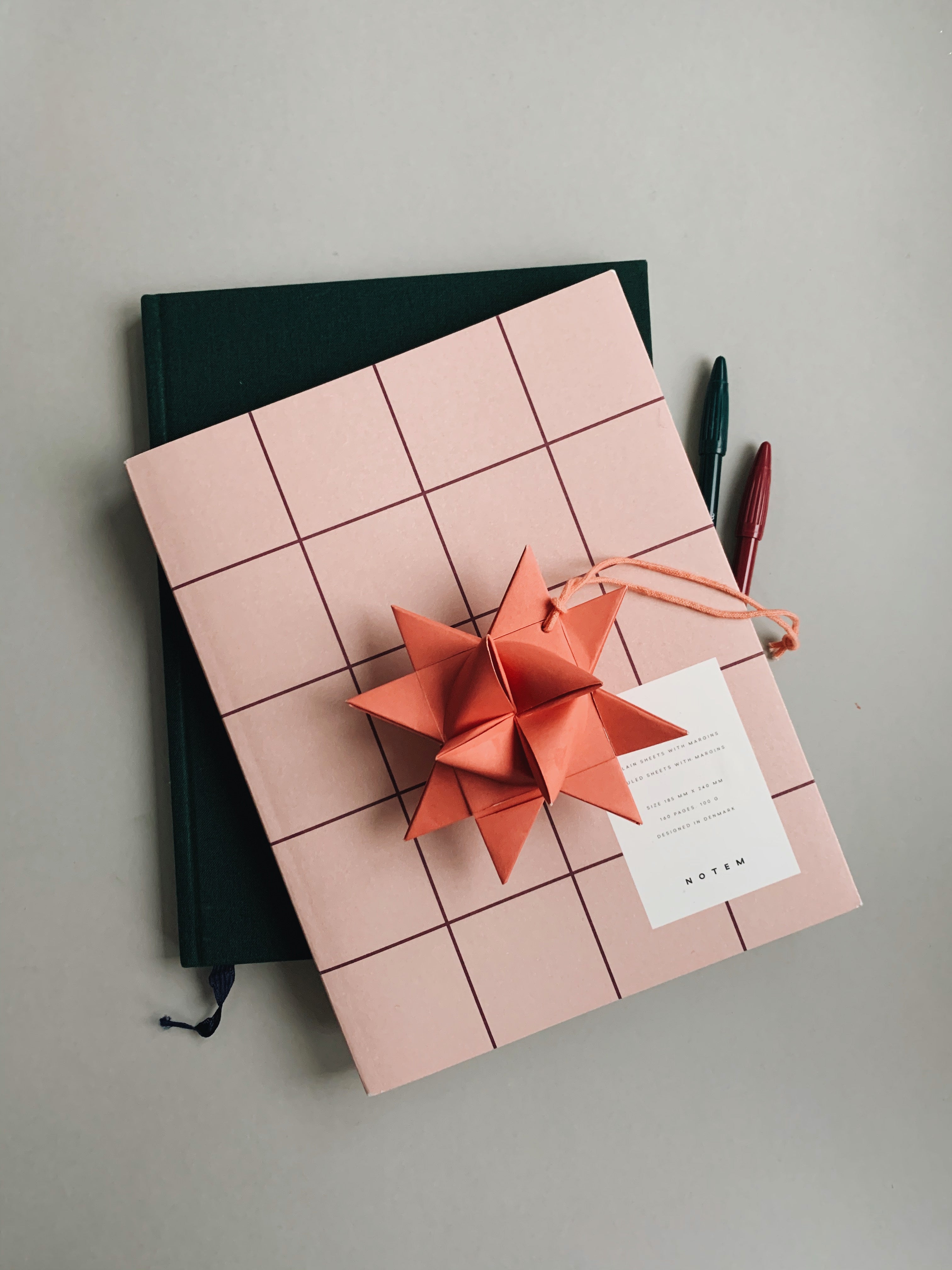 Notem studio, Uma notesbog flat lay, Softcover large, Rose Notem studio