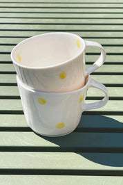 Ann-Louise Roman Hånddrejet Kaffekop | Gule Prikker Ann-Louise Roman