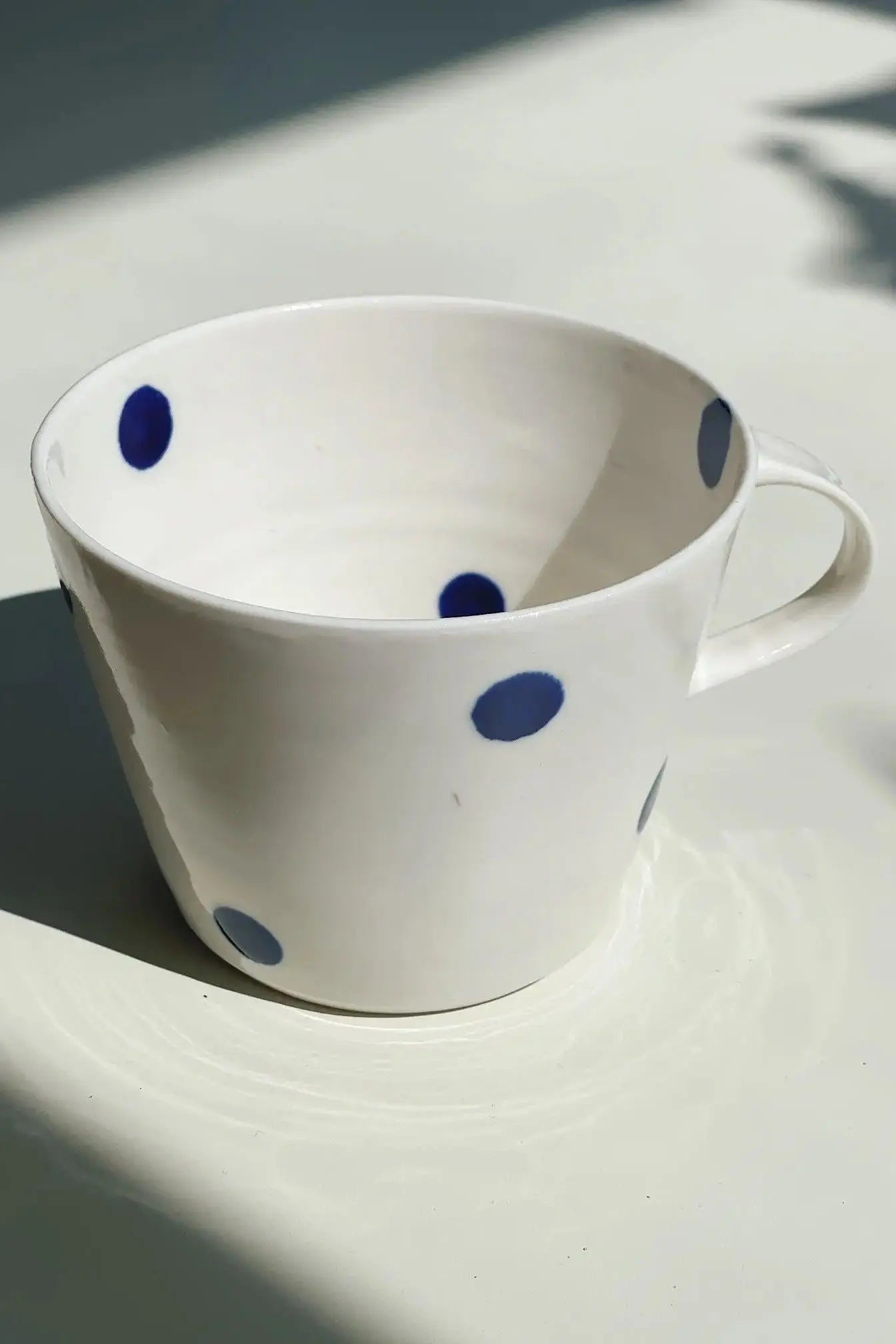 Ann-Louise Roman Hånddrejet Tekop | Blå Prikker Ann-Louise Roman