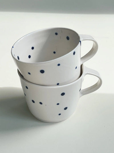 Ann-Louise Roman kop i keramik | Små Blå Prikker Ann-Louise Roman