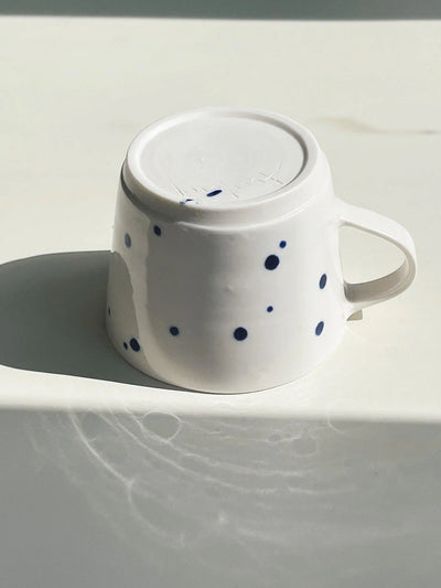 Ann-Louise Roman kop i keramik | Små Blå Prikker Ann-Louise Roman