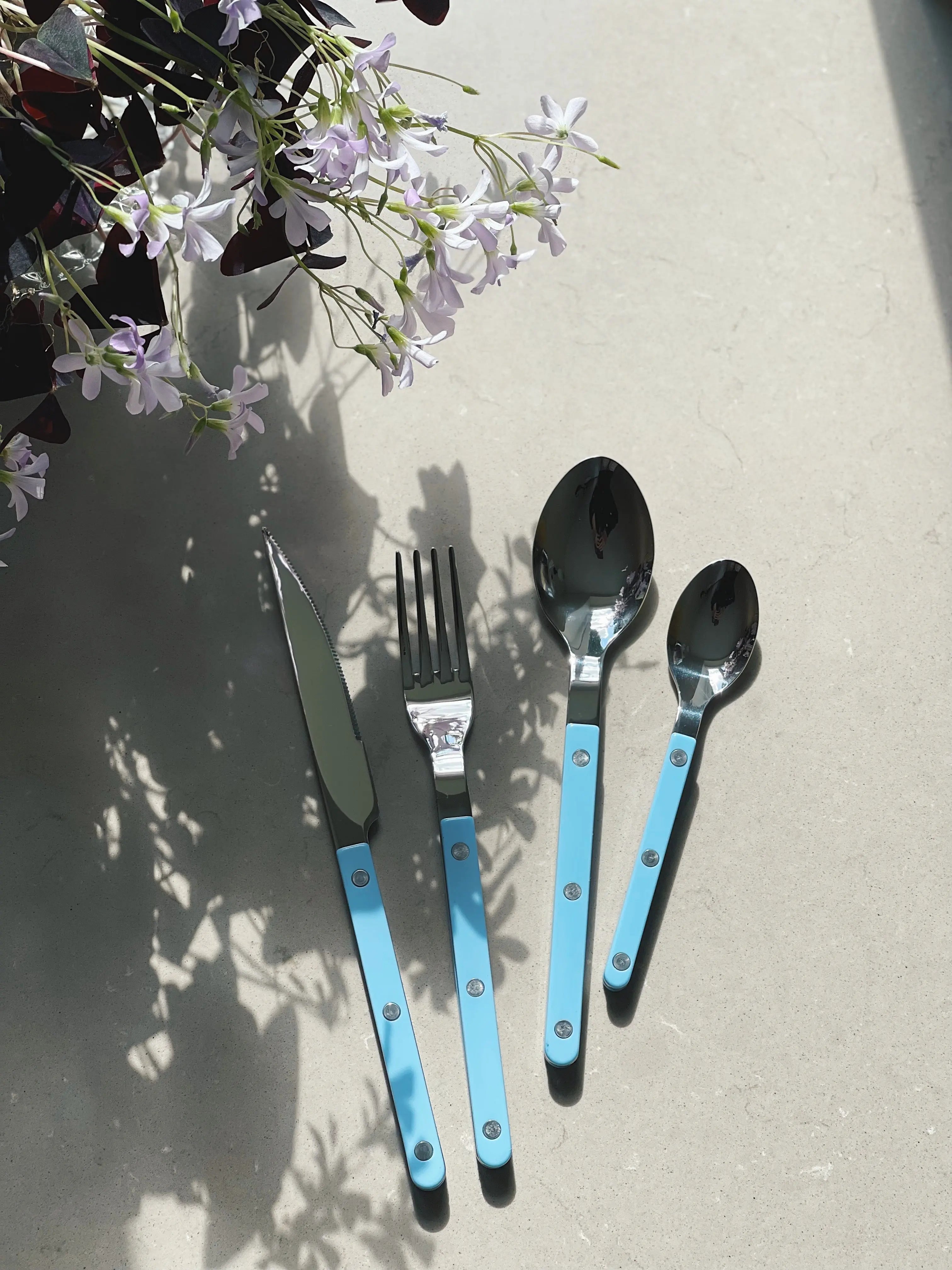 Bistrot Solid Bestiksæt 4 dele | Pastelblå Sabre Paris