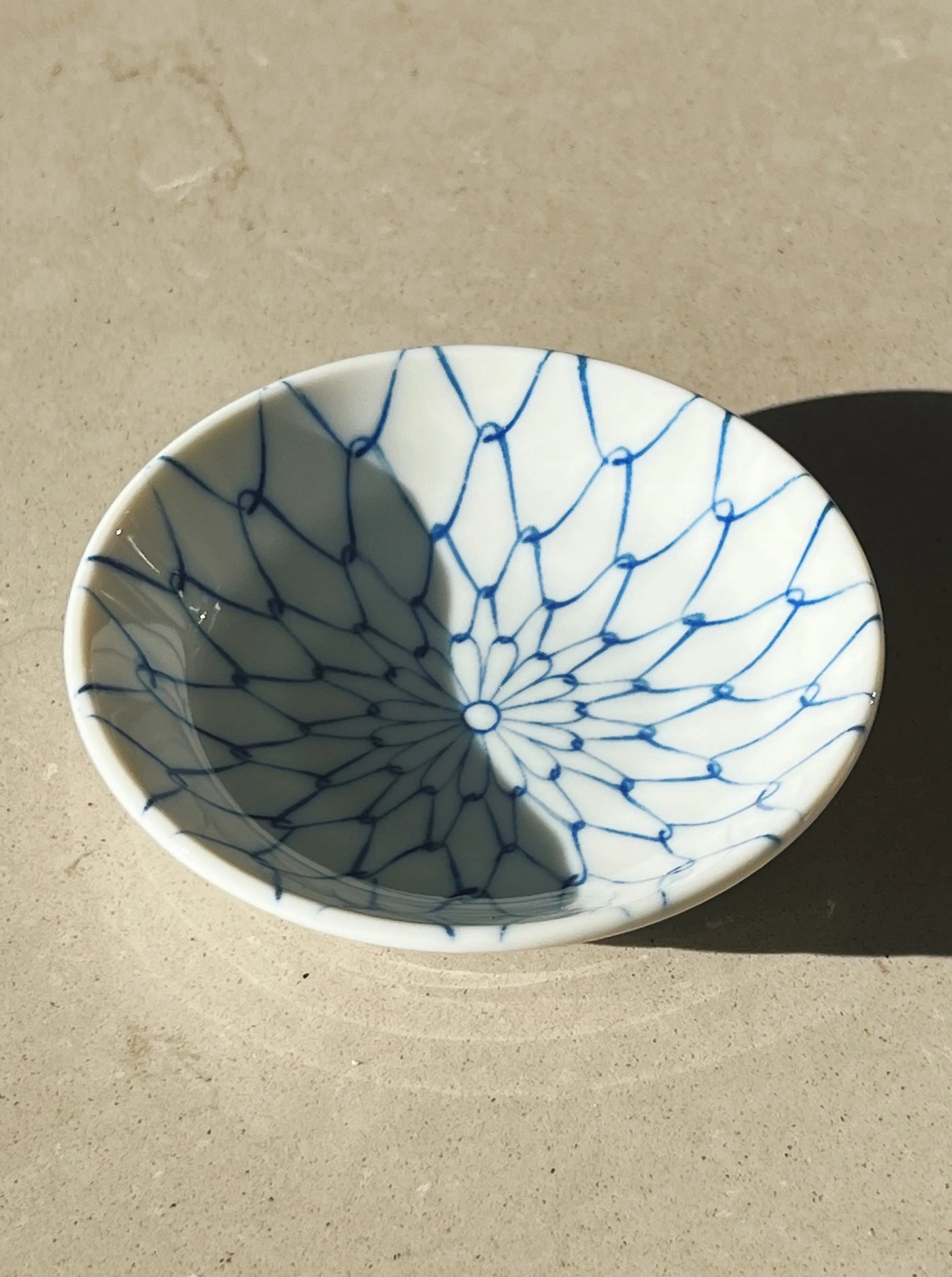 Blå & hvid lille tallerken/skål fra Japan Studio Hafnia