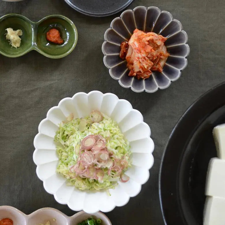 Blomsterformet japansk skål | Pink, hvid eller grålilla Studio Hafnia