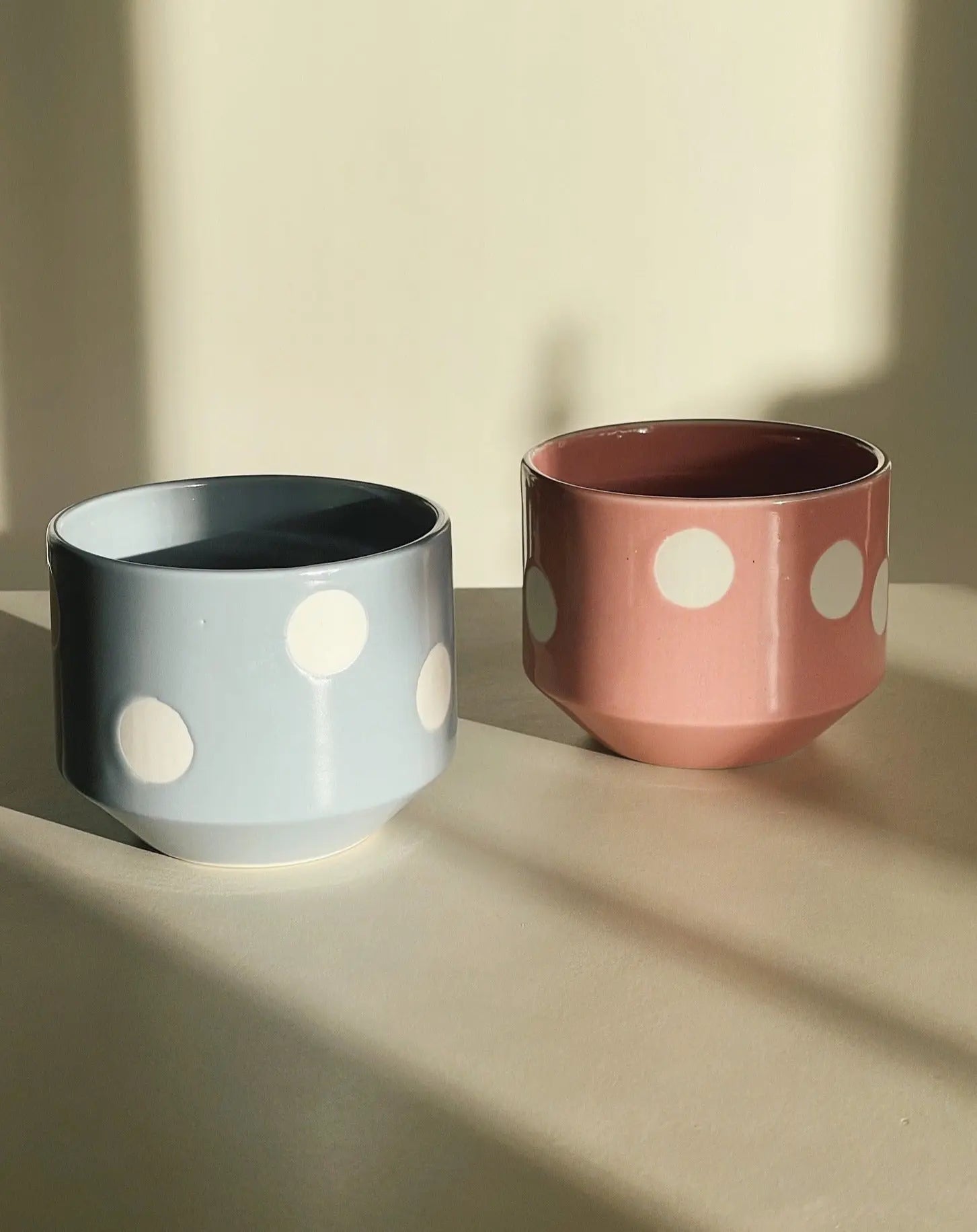 Burnt and Glazed X Studio Hafnia Esther Dot Kop | Pink med hvide prikker Burnt and Glazed