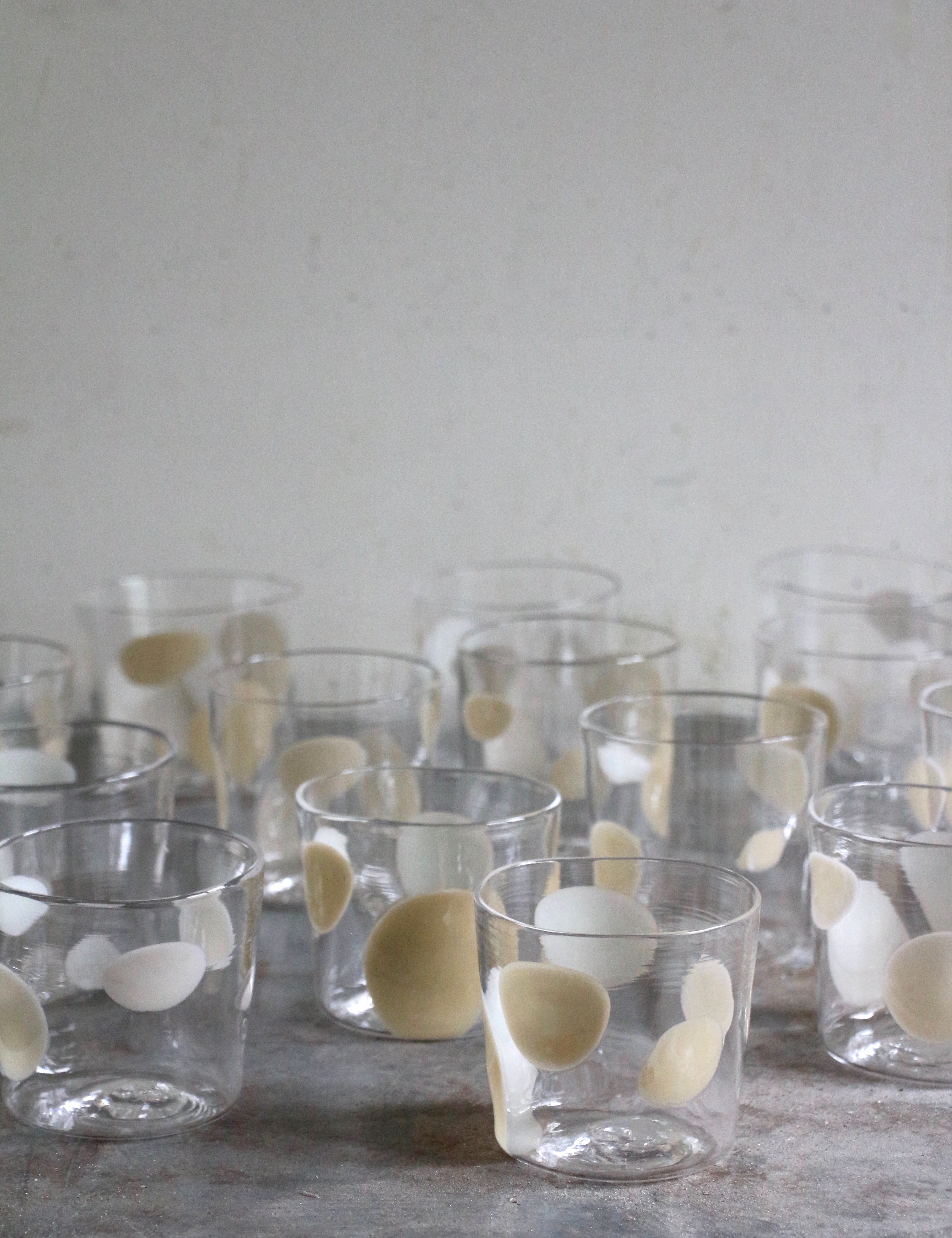 Normal Object Factory - Dot drikkeglas | Hvide prikker Normal Object Factory