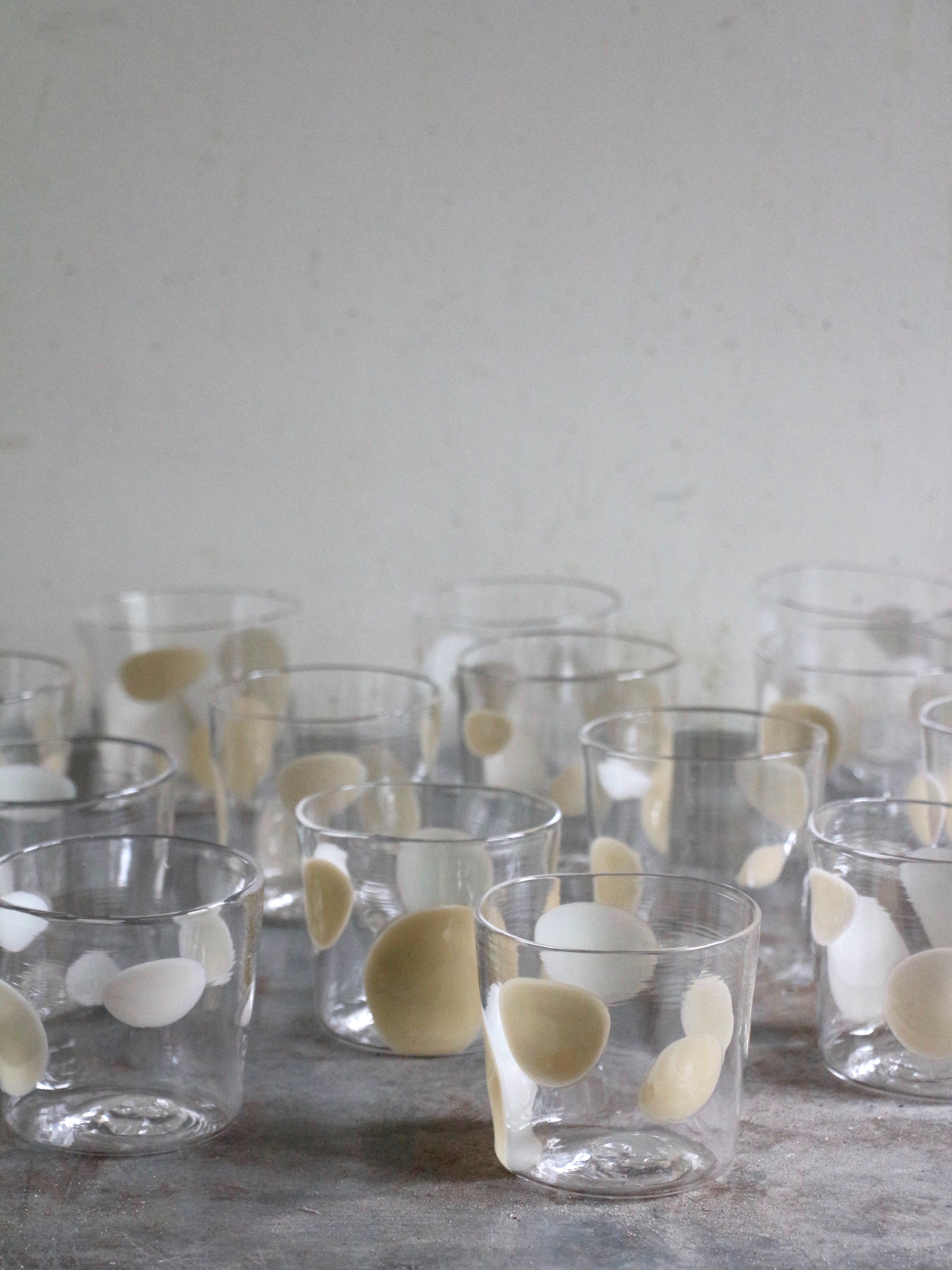 Normal Object Factory - Dot drikkeglas | Hvide prikker Normal Object Factory