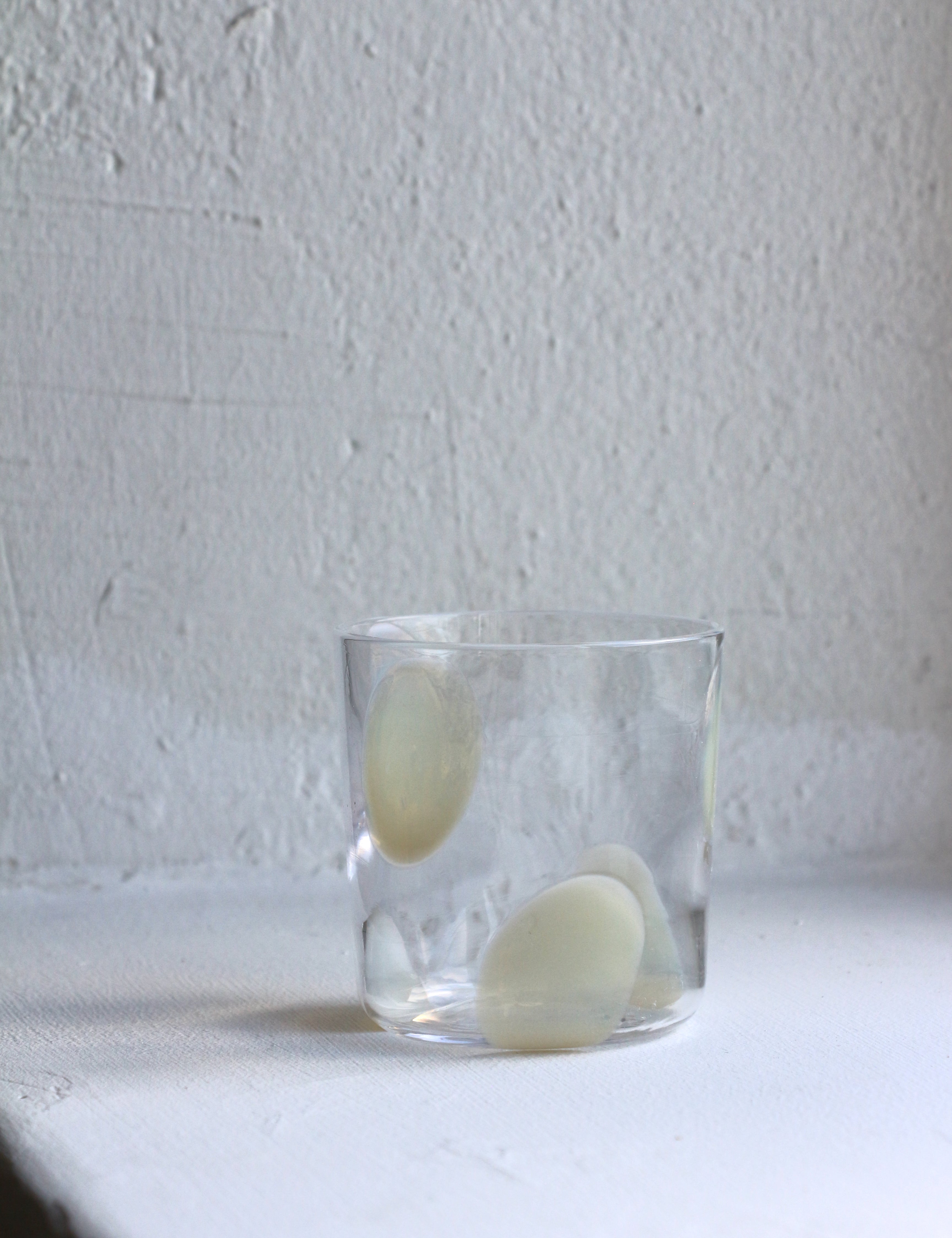 Normal Object Factory - Dot drikkeglas | Hvide prikker Normal Object Factory