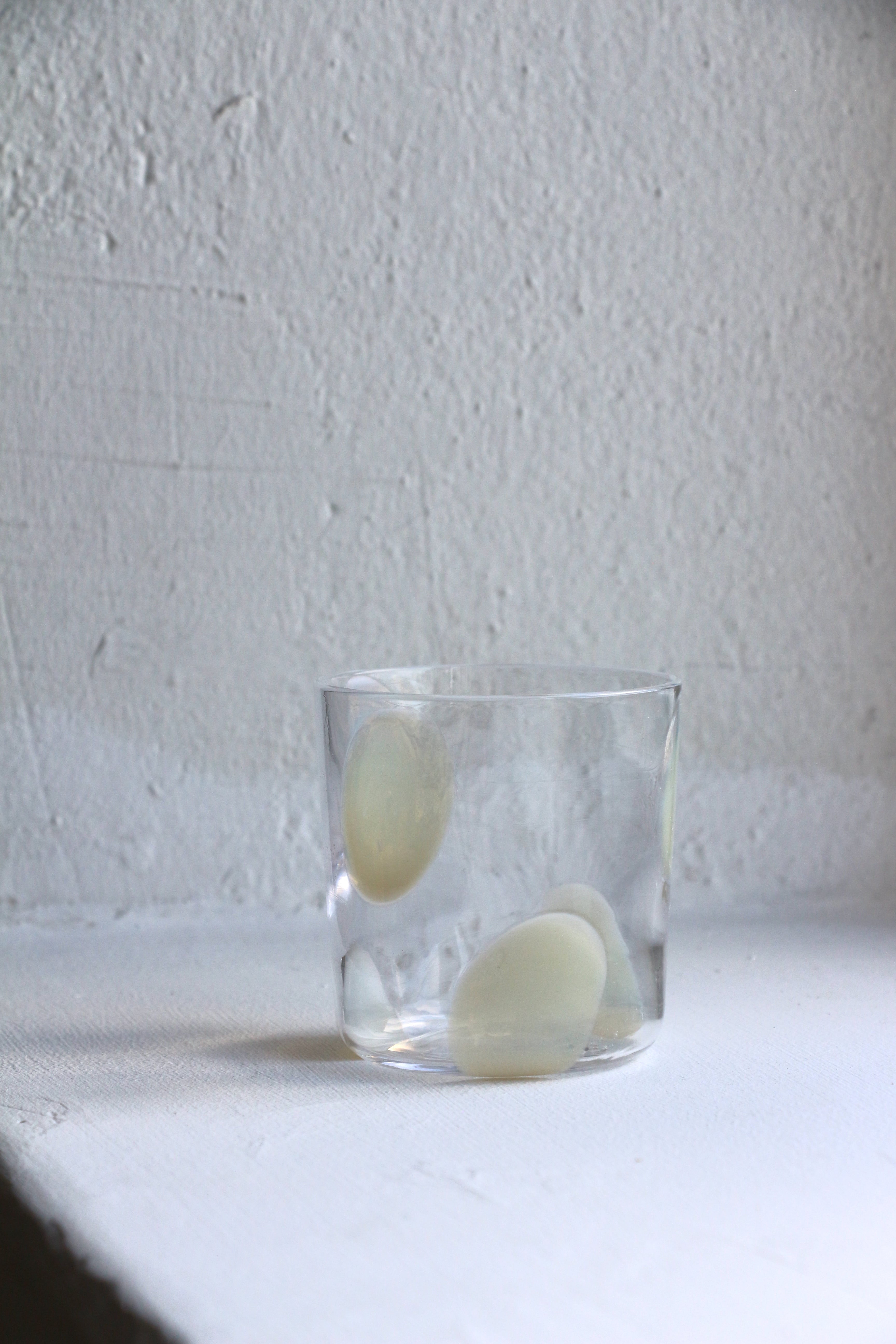 Normal Object Factory - Dot drikkeglas | Hvide prikker Normal Object Factory