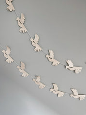 Dove guirlande med hvide fugle i papir Afroart