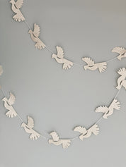 Dove guirlande med hvide fugle i papir Afroart
