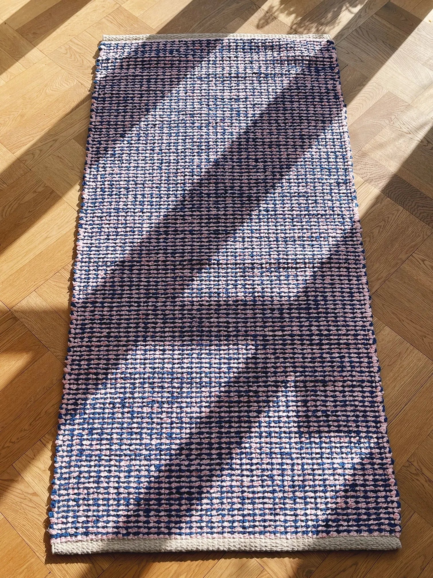 Gulvtæppe i bomuld | Blå/pink 70x140 cm Casa Cubista