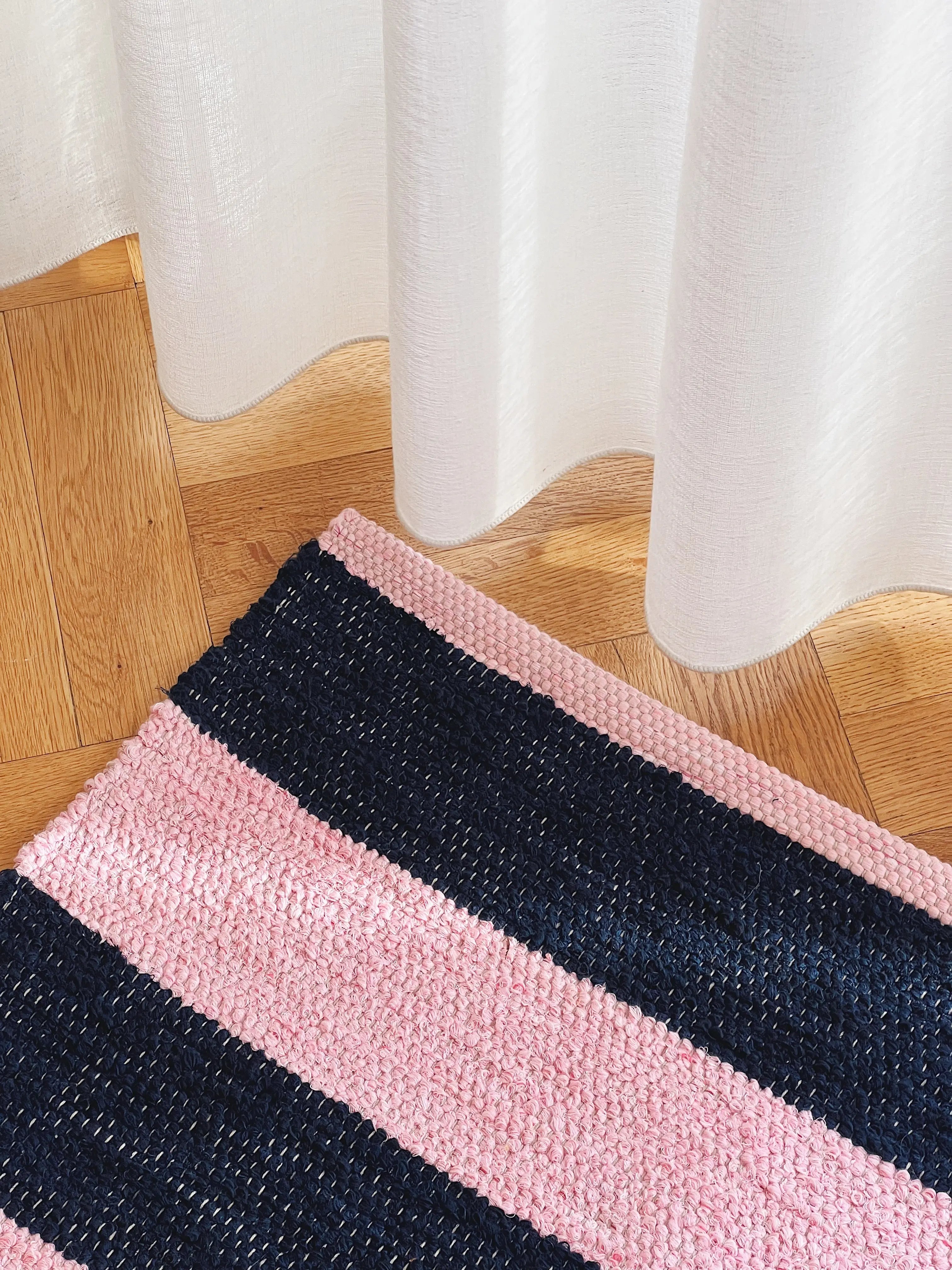 Gulvtæppe i bomuld | Pink/blå striber 70 x 140 cm Studio Hafnia