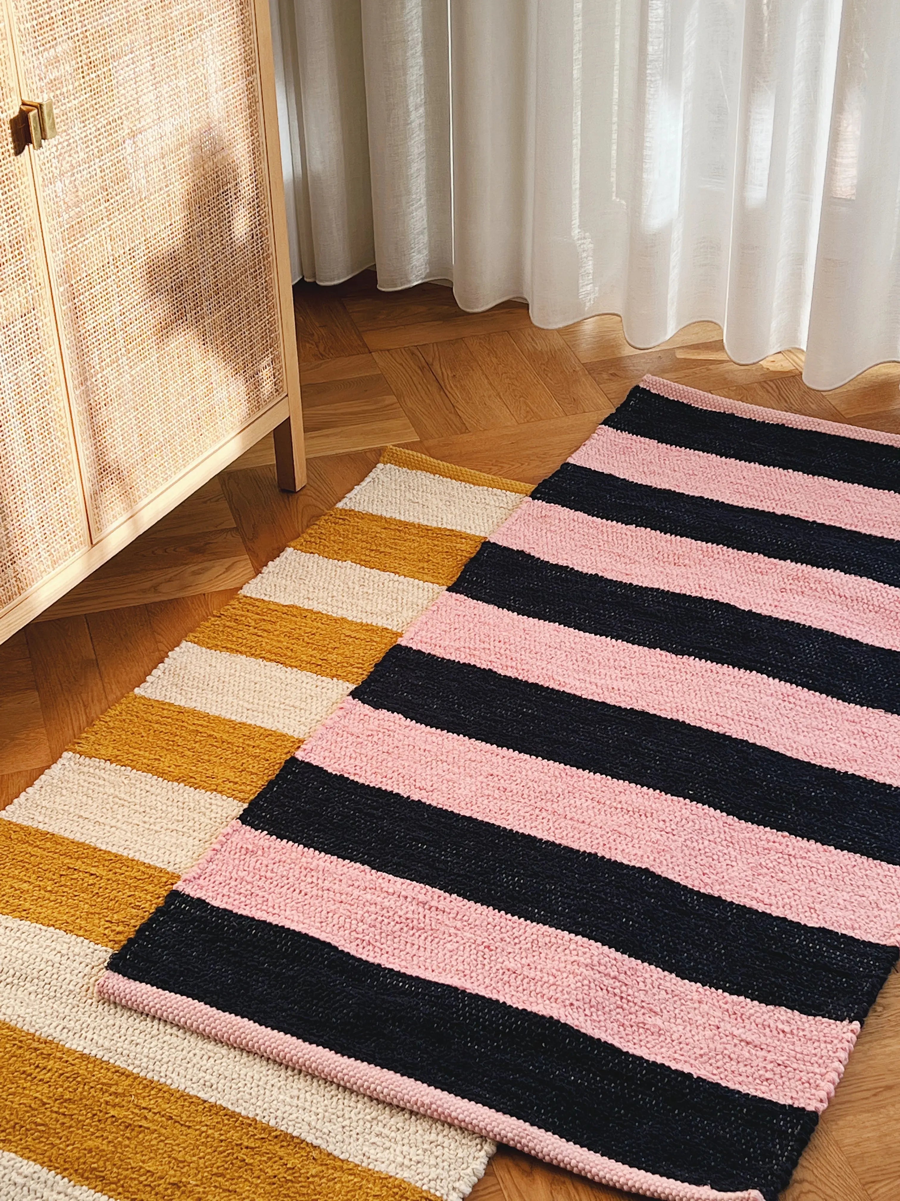 Gulvtæppe i bomuld | Pink/blå striber 70 x 140 cm Studio Hafnia
