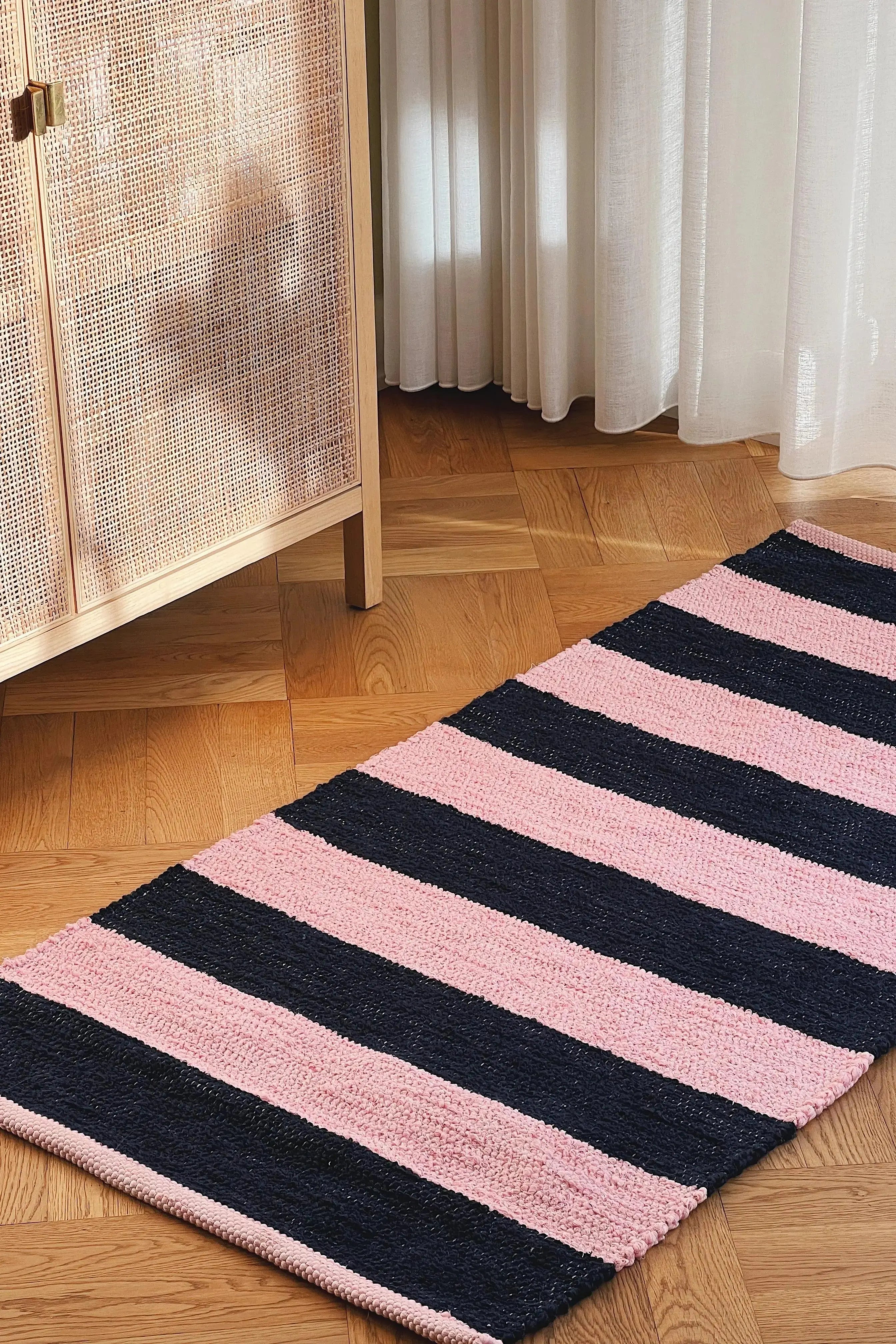 Gulvtæppe i bomuld | Pink/blå striber 70 x 140 cm Studio Hafnia