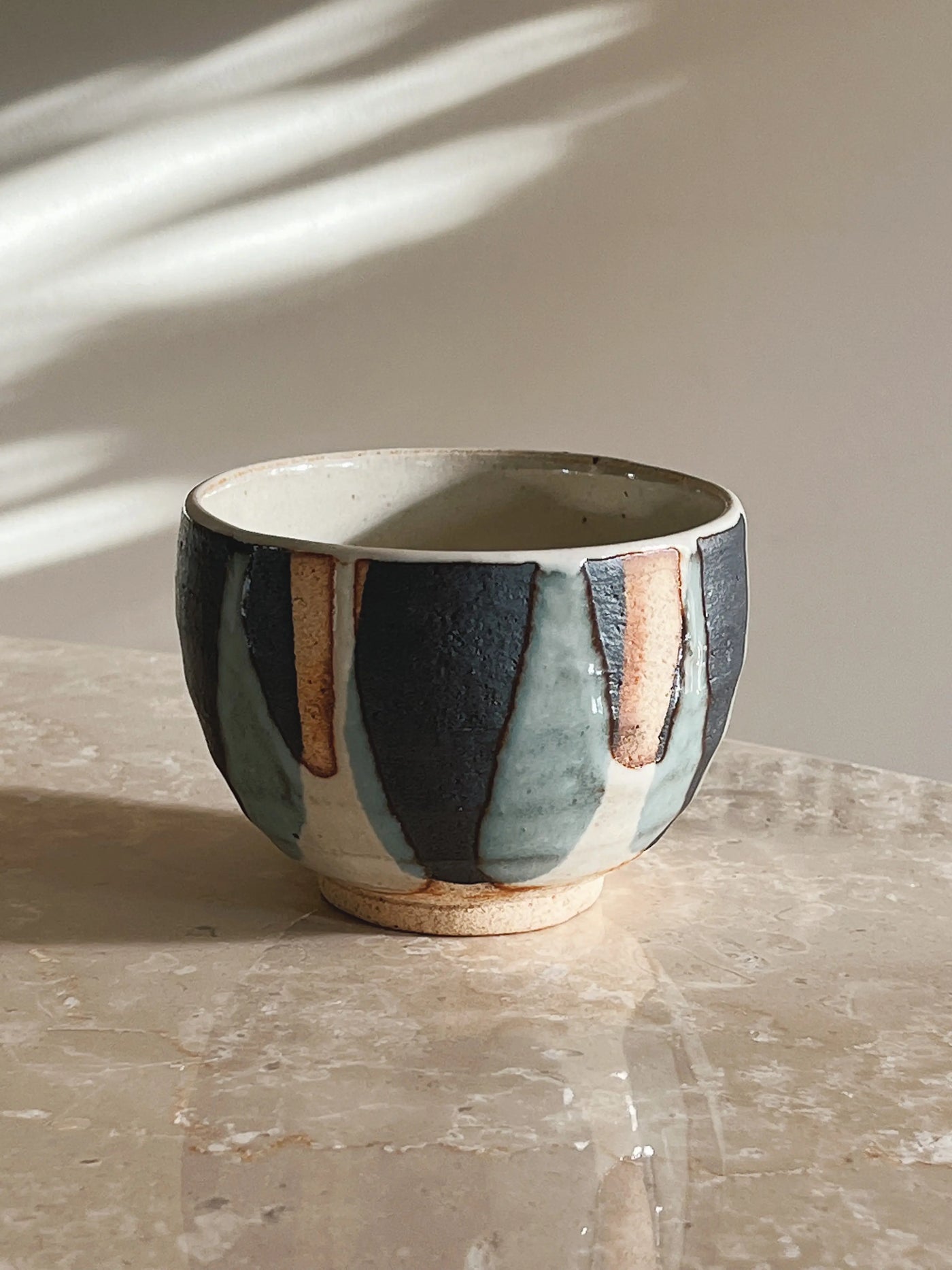 Håndlavet kop uden hank fra Japan i keramik Studio Hafnia