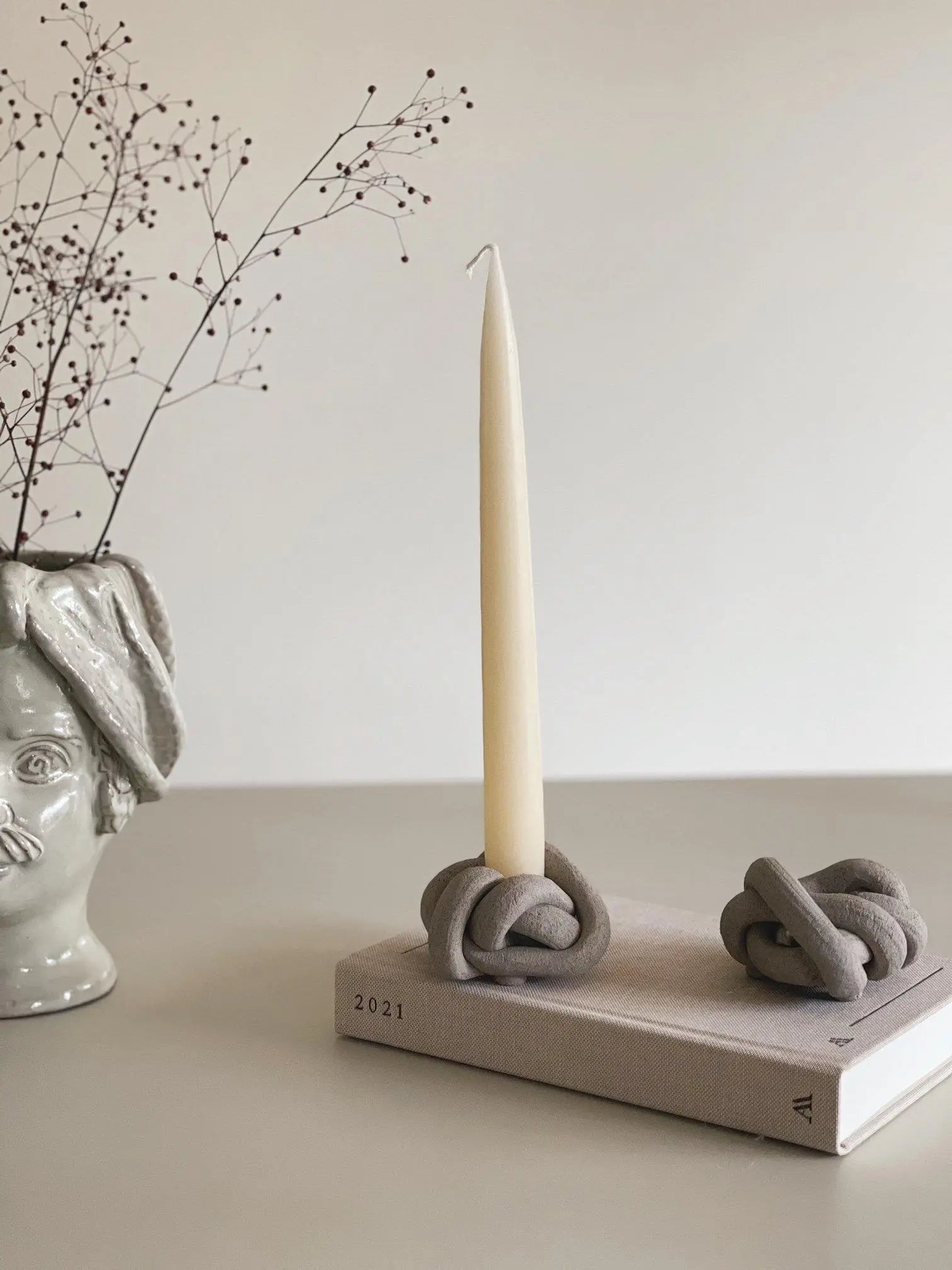 Håndlavet lysestage i keramik fra Anna Wadle  | Mat Sand Anna Wadle