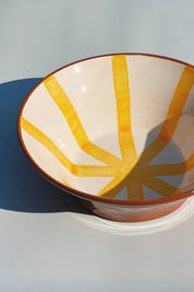 Håndlavet terracotta skål med gule og hvide striber Casa Cubista