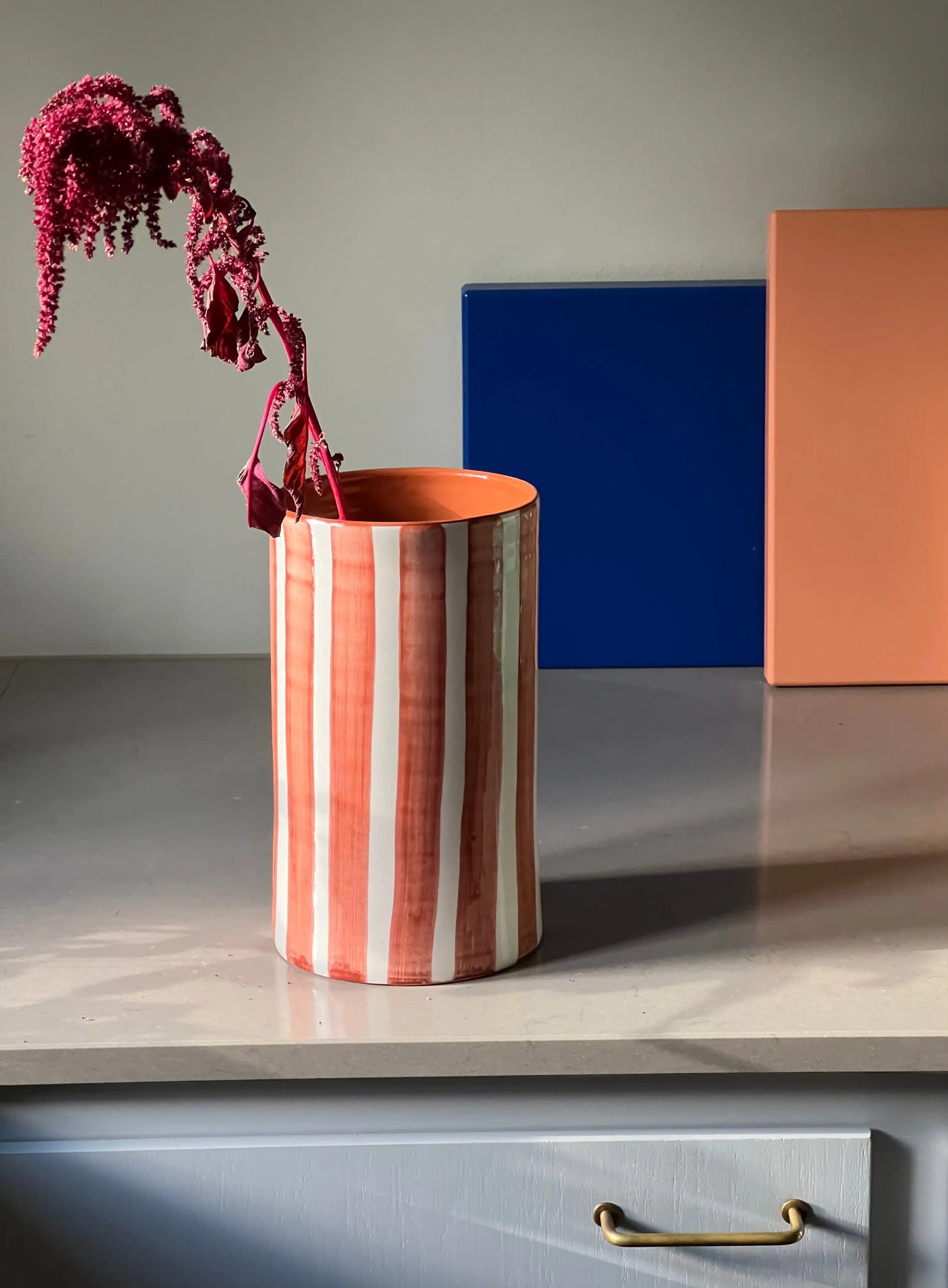 Håndlavet terracotta vase | Terracotta striber Casa Cubista