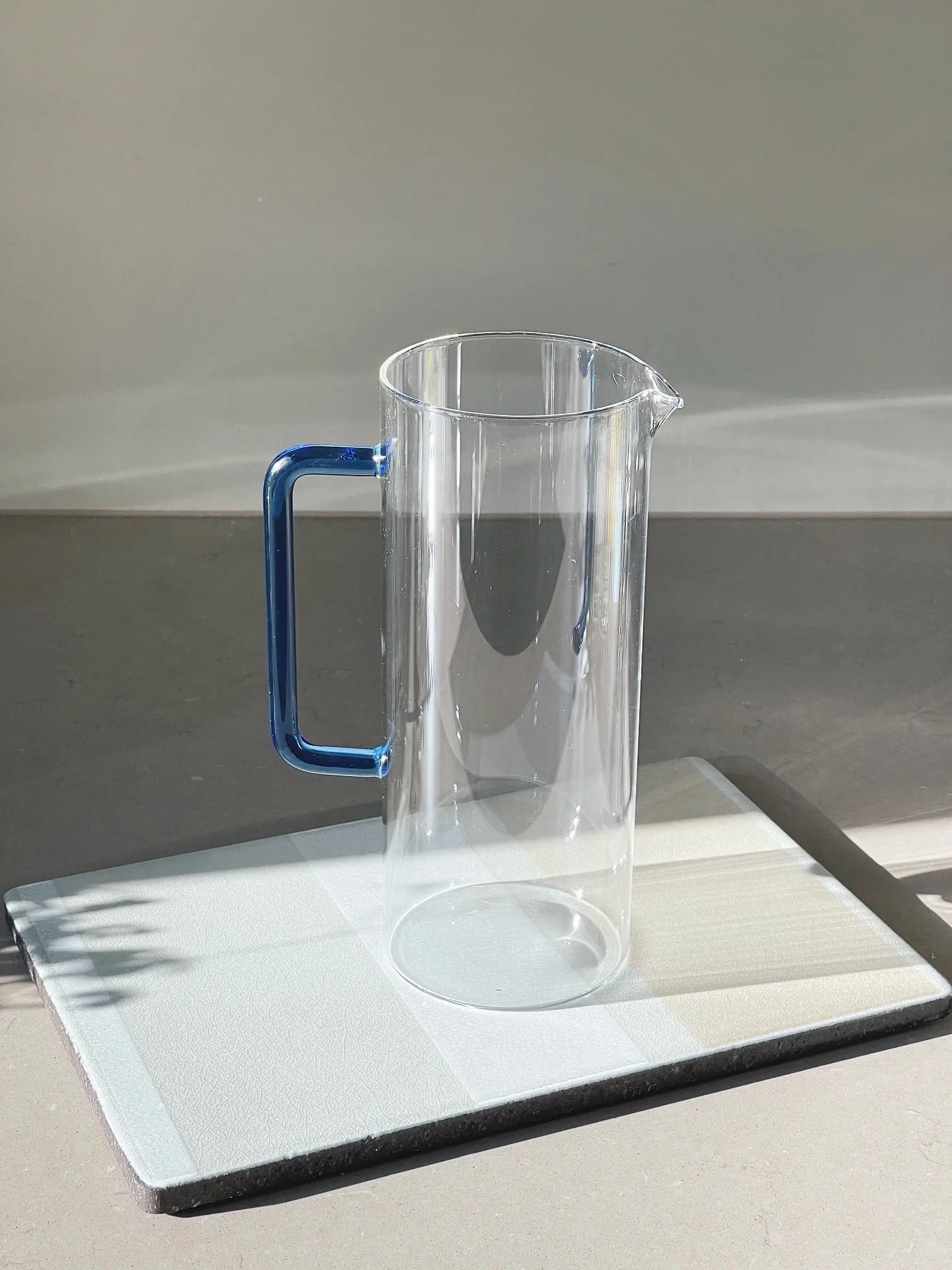 Ichendorf Tube kande i glas med blå hank Ichendorf