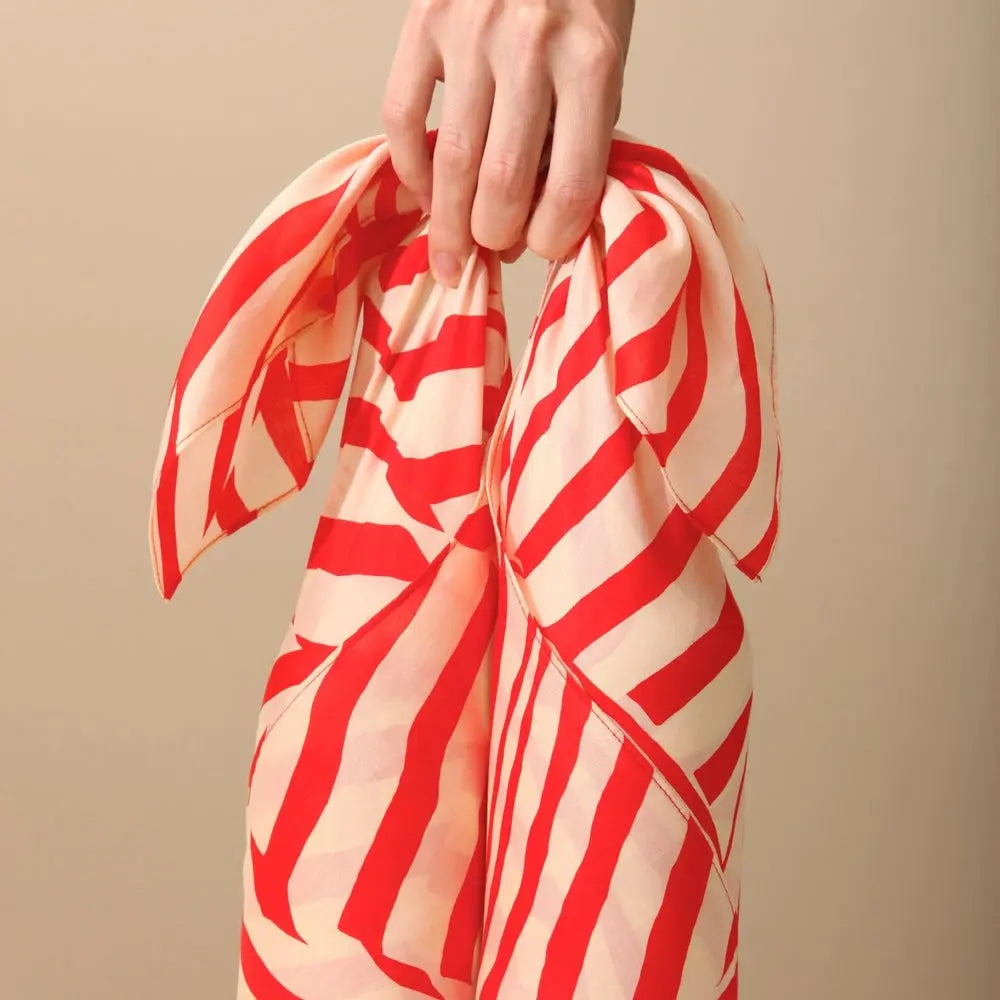 Japansk Furoshiki med røde prikker/striber | 90 x 90 cm Link Collective