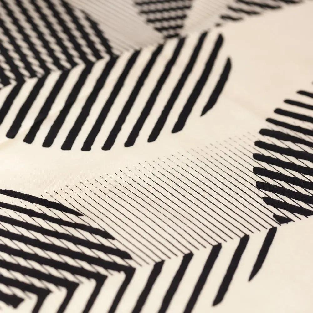 striber | 90 x 90 cm Link Collective