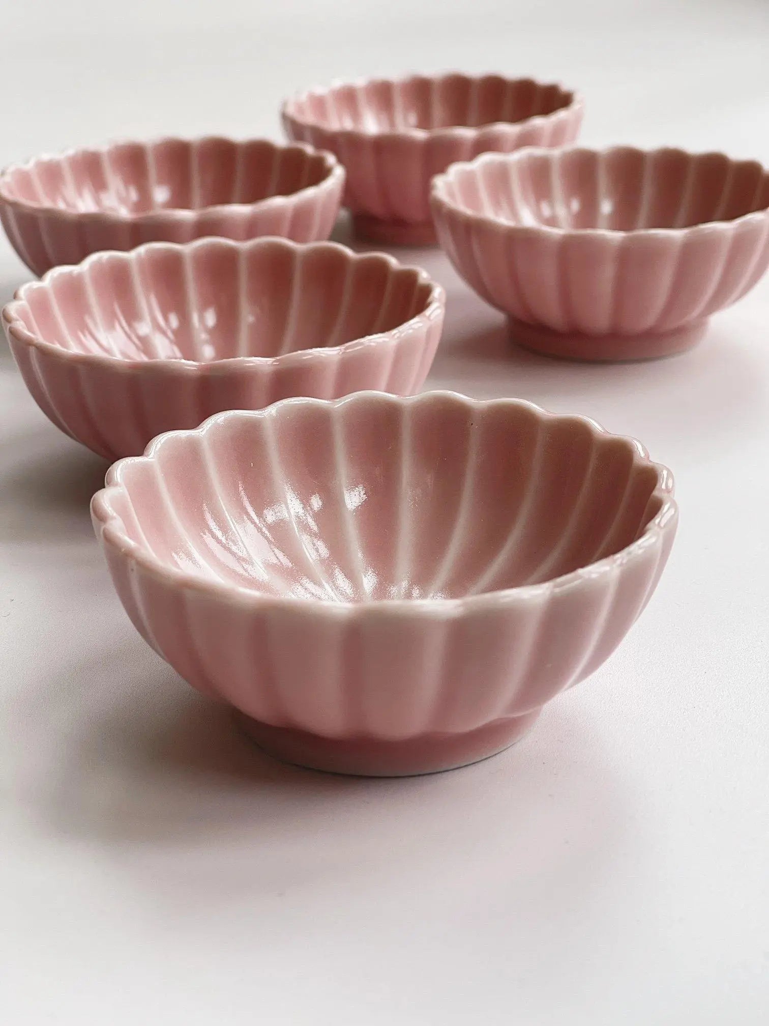 Japansk blomsterskål i keramik | Pink Studio Hafnia