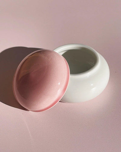 Japansk lågkrukke i keramik | Hvid med rosa låg Studio Hafnia