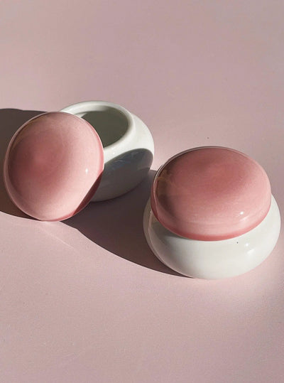 Japansk lågkrukke i keramik | Hvid med rosa låg Studio Hafnia