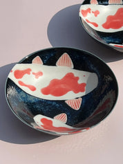 Japansk skål | Blå med motiv af japansk karper/koi Studio Hafnia