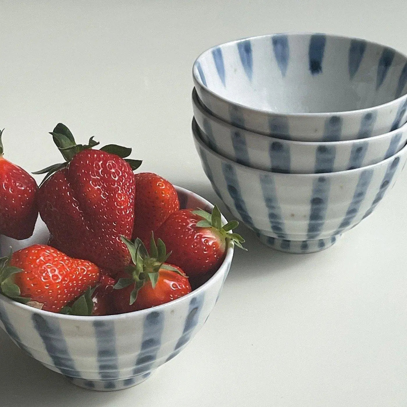 Japansk skål med brede, blå striber Studio Hafnia