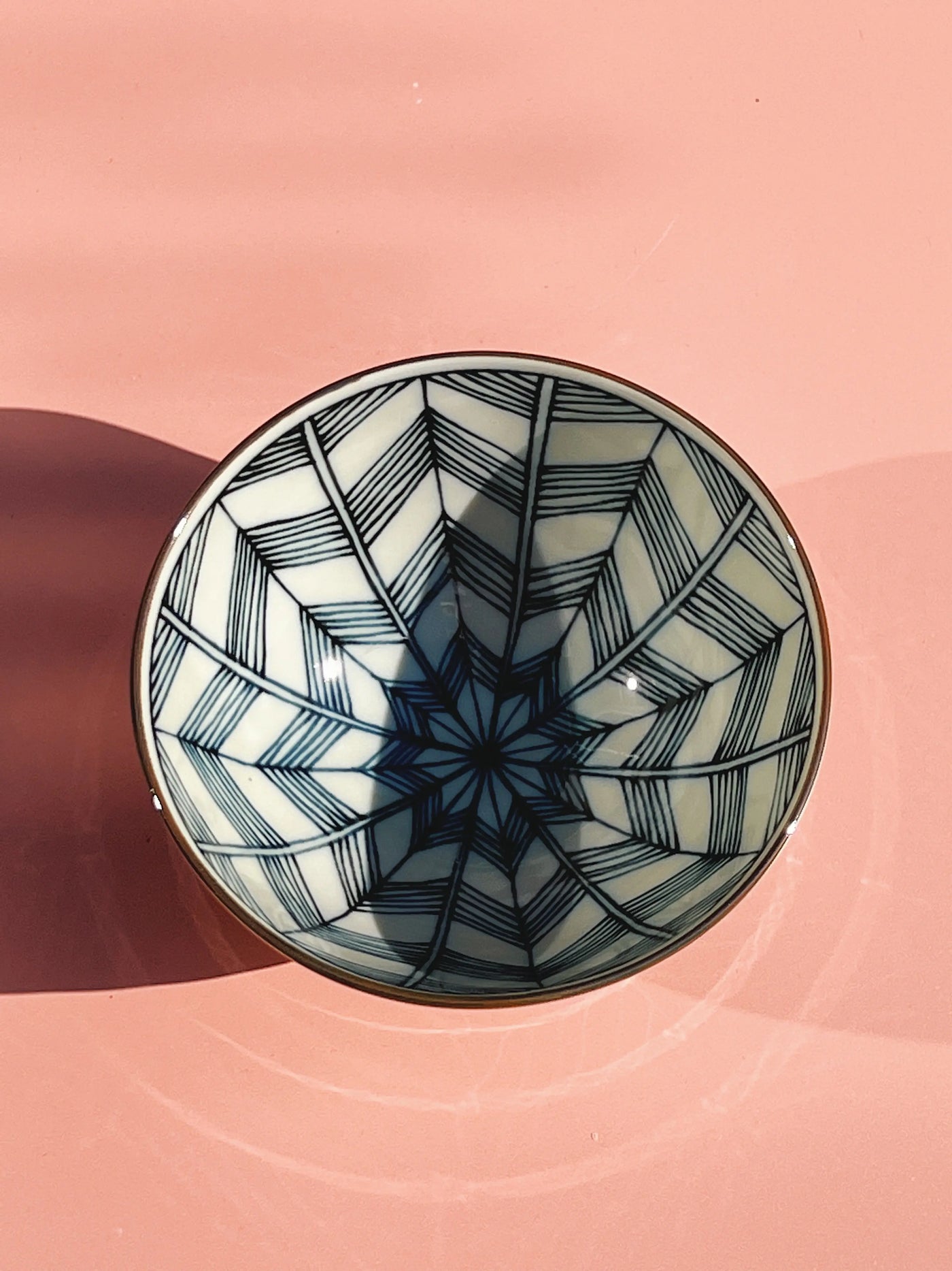 Japansk skål med mørkeblåt mønster Studio Hafnia