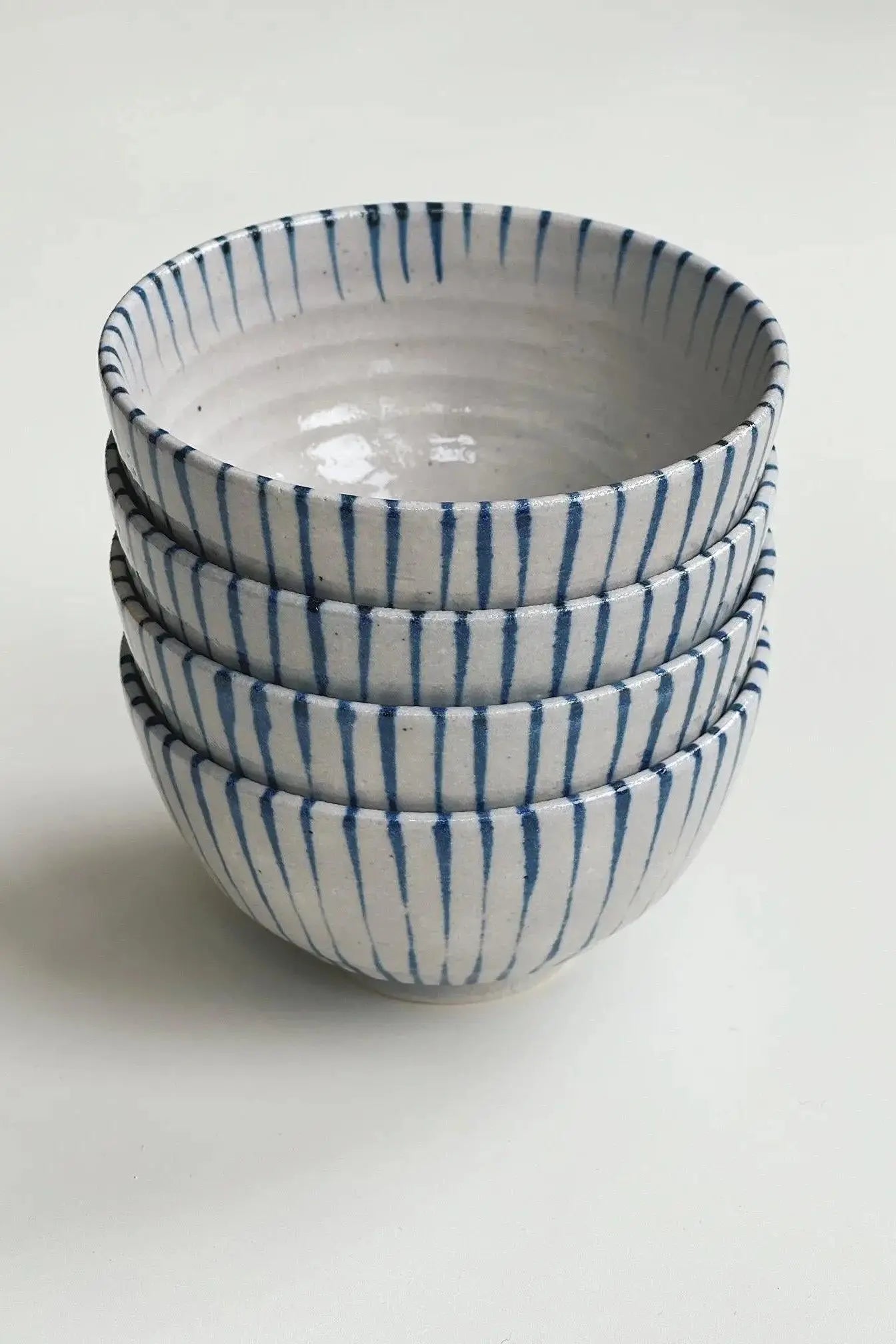 Japansk skål med zebralignende, blå striber Studio Hafnia