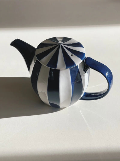 Japansk tekande i keramik | Mørkeblå/Hvid stribet Studio Hafnia