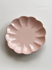 Japansk, blomsterformet tallerken | Rosa Studio Hafnia