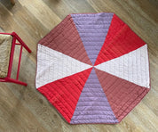 Jou Quilts Patchwork juletræstæppe | Ø120cm Rød/Lilla Jou Quilts