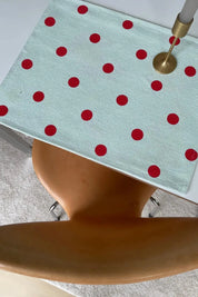 Jou Quilts dækkeserviet | Grøn med røde prikker Jou Quilts