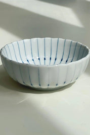 Krysantemum skål med tynde, blå striber Studio Hafnia