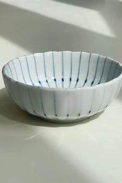 Krysantemum skål med tynde, blå striber Studio Hafnia