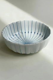 Krysantemum skål med tynde, blå striber Studio Hafnia
