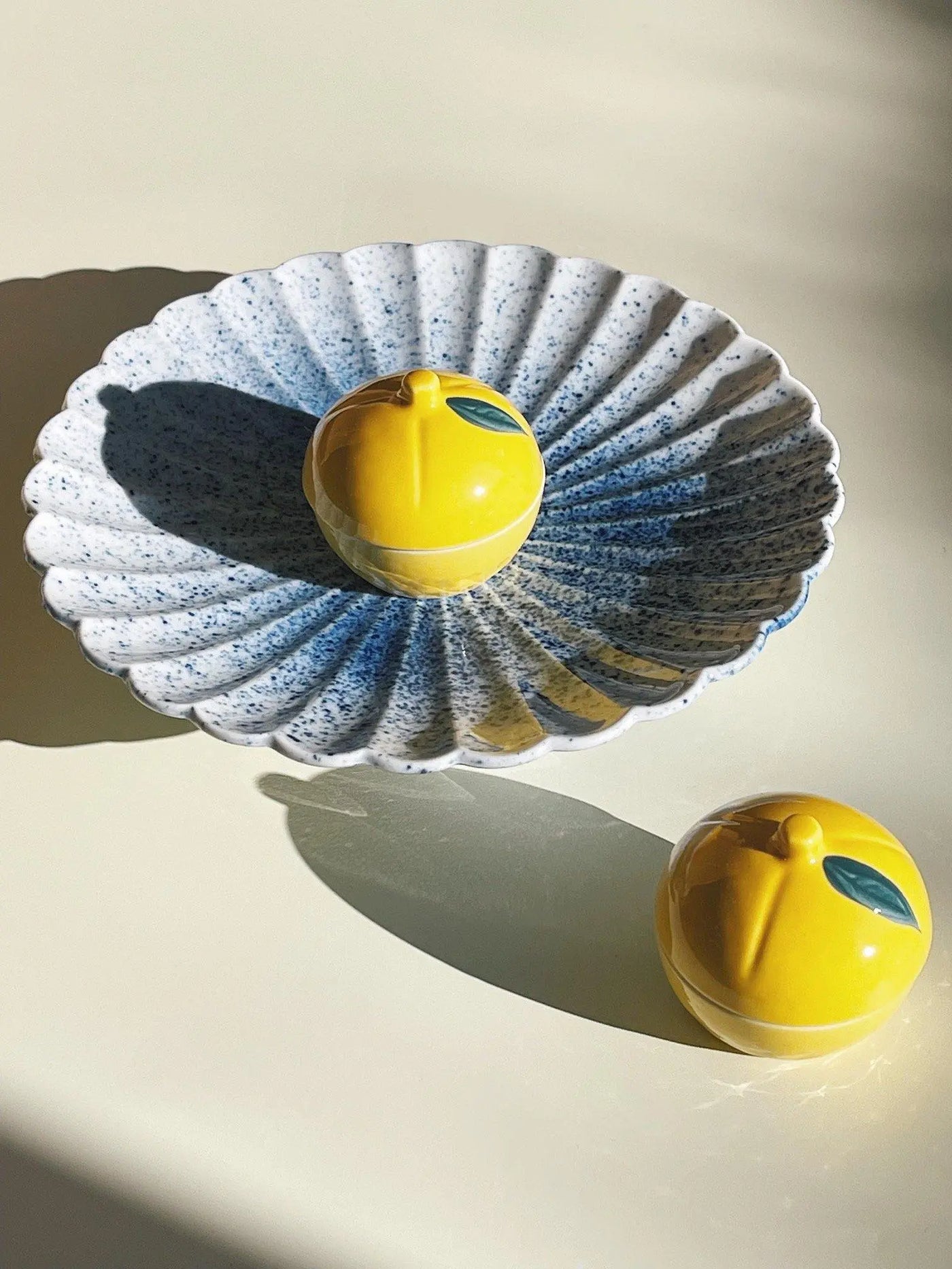 Lille, japansk citronlågkrukke i keramik | Gul Studio Hafnia