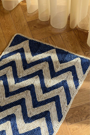 Maison Bengal | Zigzag gulvtæppe i jute | Blå/natur Maison Bengal